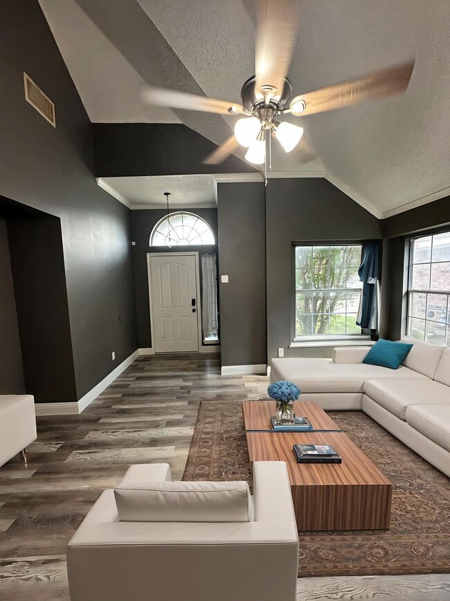 Primary Photo - SPACIOUS REMODELED HOME NEAR MAJOR ARLINGT...