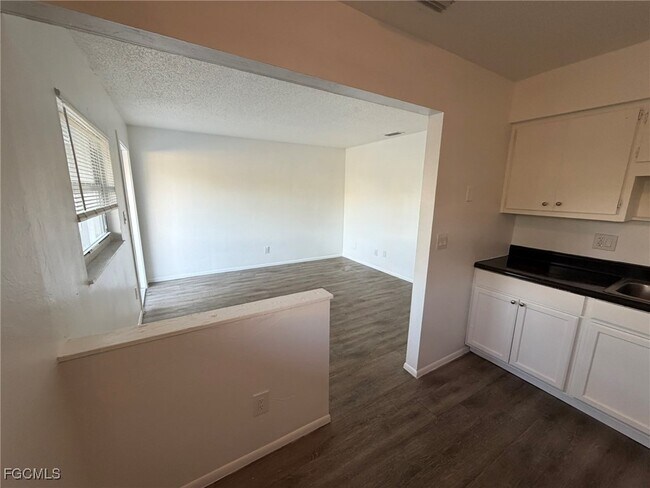 Building Photo - 2708 Broadway