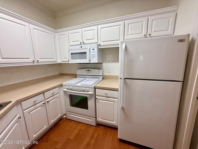 Building Photo - 13810 Sutton Park Dr N