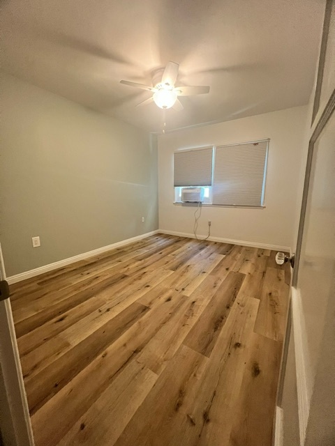 Bedroom w/blackout shades - 11657 Magnolia Blvd