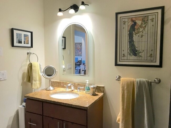 Building Photo - 55 Magazine St