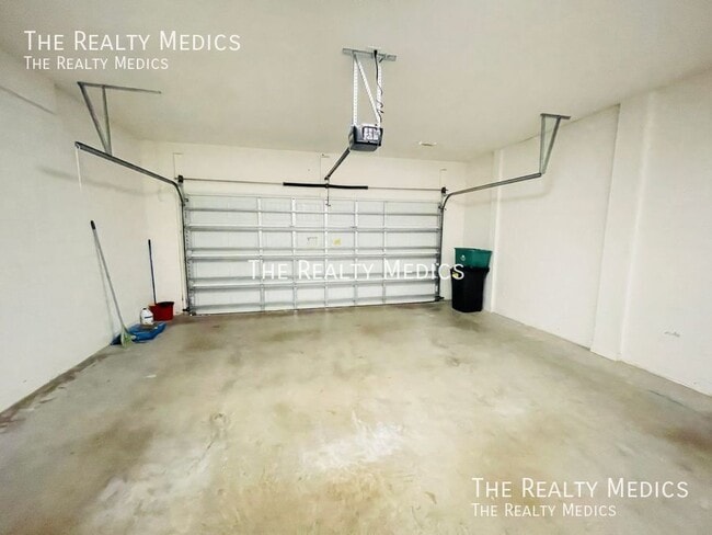 Building Photo - 5110 Fiorella Ln