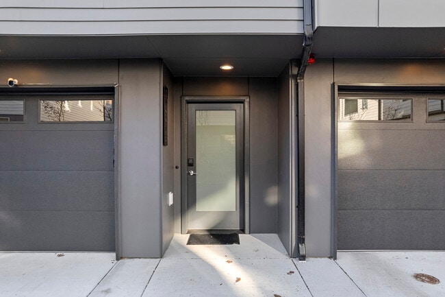 Building Photo - 18007 3rd Ave NE