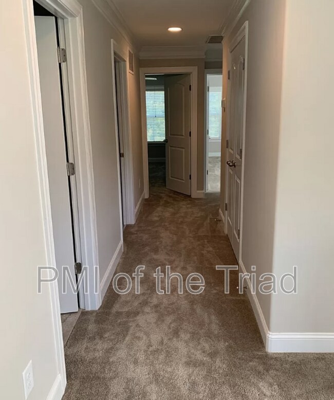 Building Photo - 868 Silver Leaf Dr