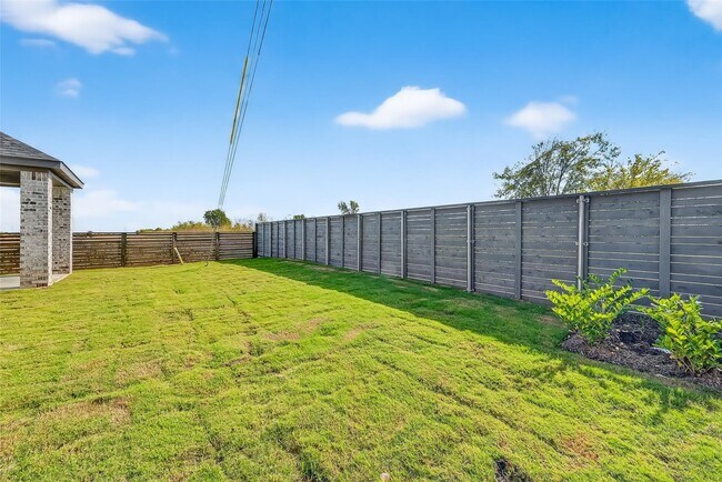 Building Photo - 3238 Kindred Wy