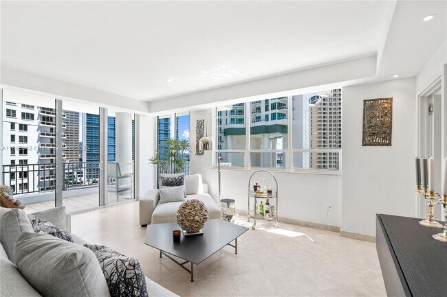Building Photo - 801 Brickell Key Blvd