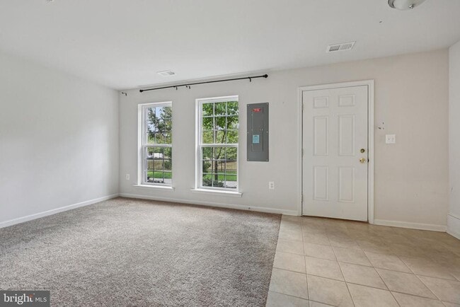 Building Photo - 1613 Wesbourne Dr