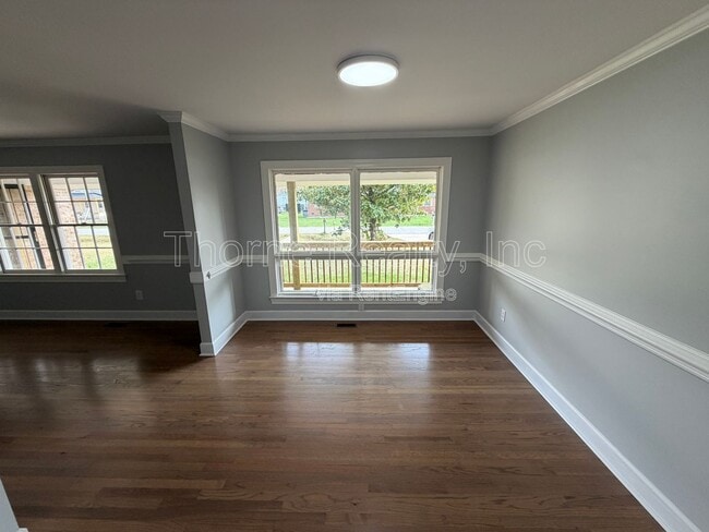 Building Photo - 1600 King Cir