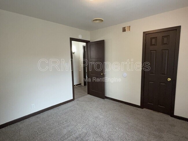 Building Photo - 112 N Green St