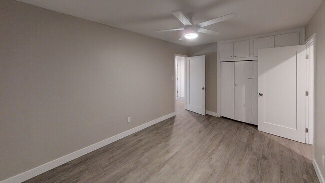 Building Photo - 6BD/2.5BA, Amazing Yard!