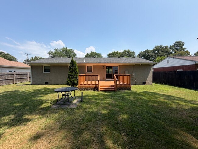 Building Photo - 3561 Orange St