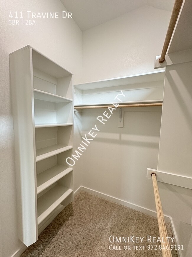 Building Photo - 411 Travine Dr