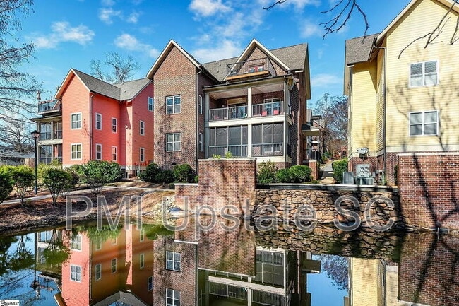 Building Photo - 204 E Park Ave