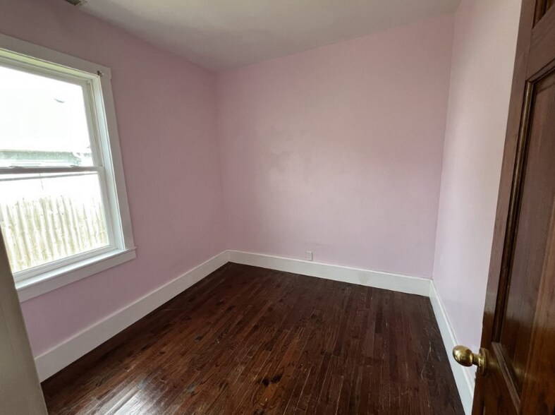 Building Photo - 1502 Mt Pleasant St