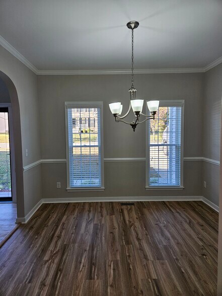Formal dining room - 919 Middle Ground Ave
