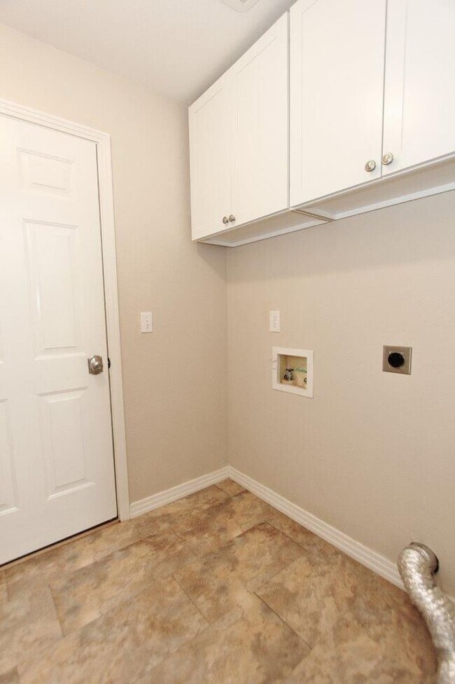 Building Photo - 1803 W Mulhuland Ct