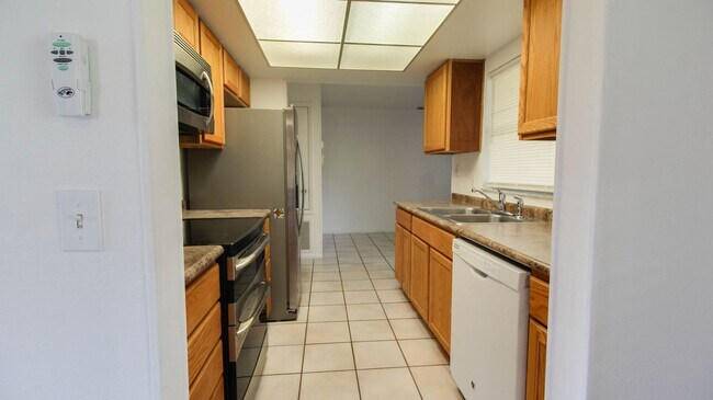 Building Photo - 1201 Springview Run