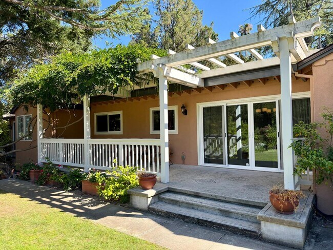 Building Photo - 19401 San Marcos Rd