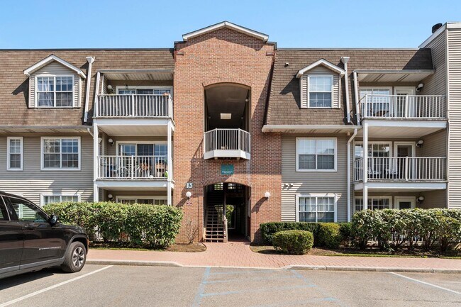 Primary Photo - 800 River Rd