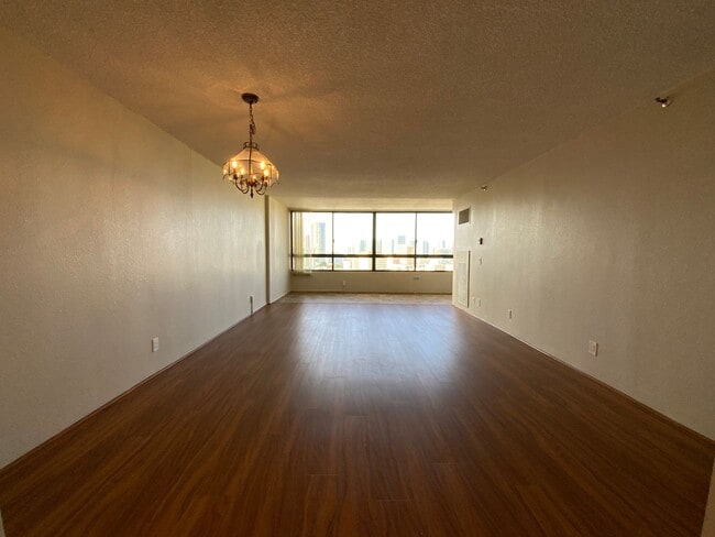 Building Photo - RARELY AVAILABLE MAKIKI PARK PLACE - ALL UTILITIES INCLUDED!