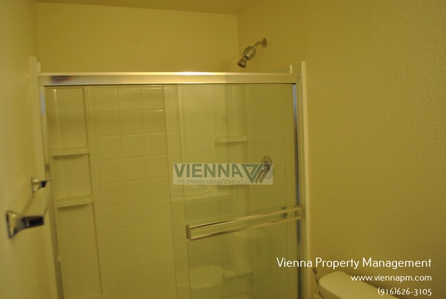 Building Photo - 3057 Pruett Dr