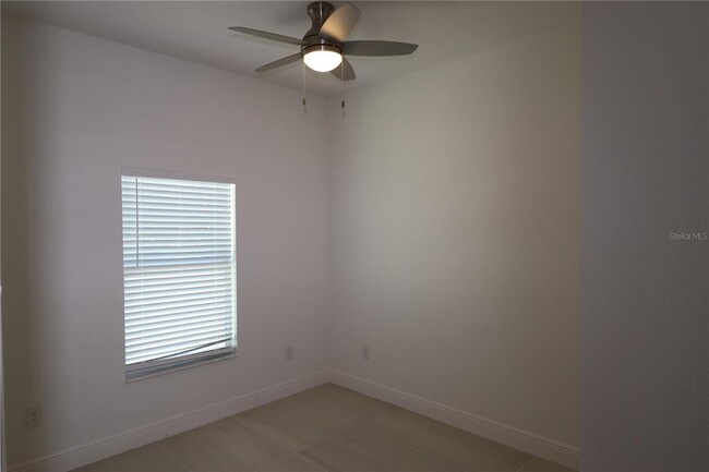 Building Photo - 307 Lomond Dr