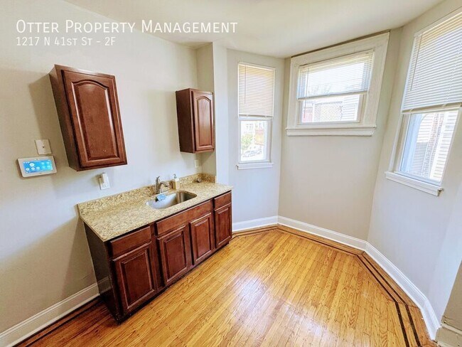 Building Photo - 1217 N 41st St