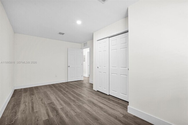 Building Photo - 1730 Acapulco Dr