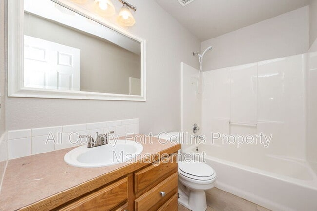 Building Photo - 224 Whitney Bay