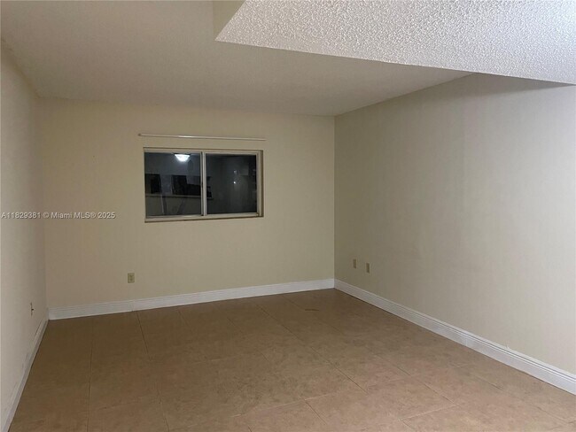 Building Photo - 14970 SW 82nd Ln