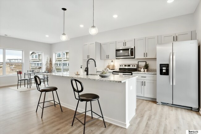 Building Photo - 20855 R Ct