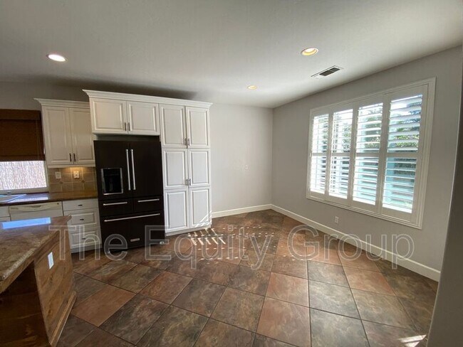 Building Photo - 2933 W Harold Ct