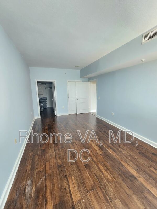 Building Photo - 2451 Midtown Ave