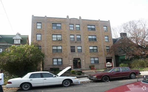 Building Photo - Premier Apartments