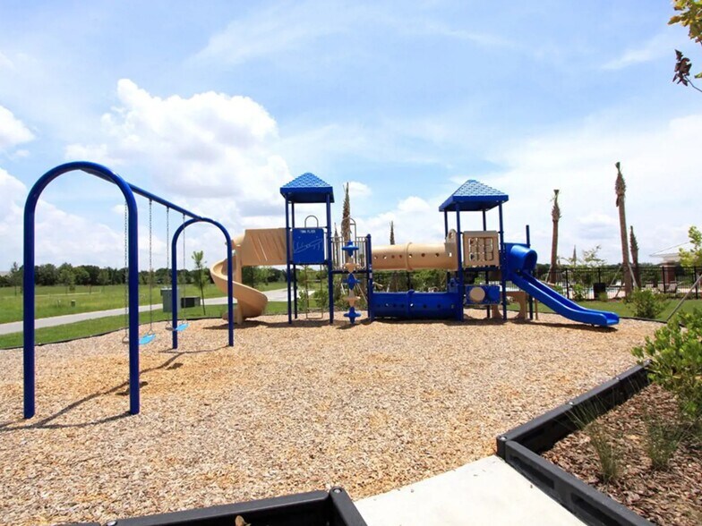 Building Photo - 9148 Hillcroft Dr
