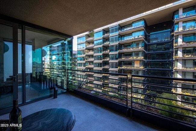 Building Photo - 7180 E Kierland Blvd