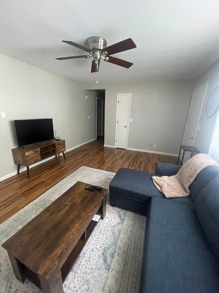 Building Photo - 1024 N Jefferson St