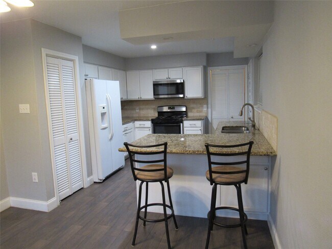 Building Photo - 22710 Leedstown Ln