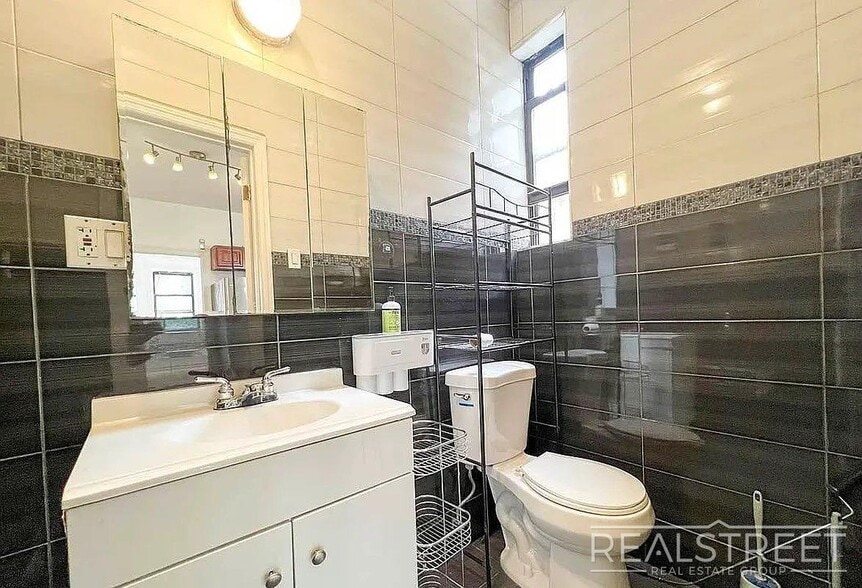 Building Photo - Nostrand Avenue