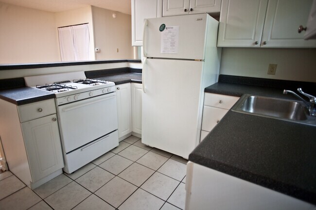 Building Photo - 507 Pine Bluff Trail