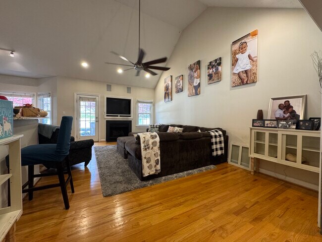 Building Photo - 329 Woodbrook Run