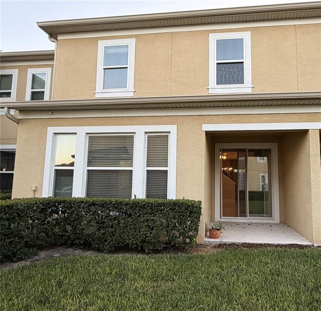 Building Photo - 13565 Fountainbleau Dr