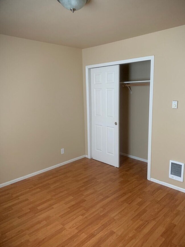 Building Photo - Bass5269