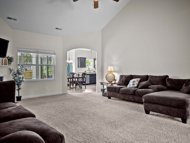 Building Photo - 251 Breakwater Dr