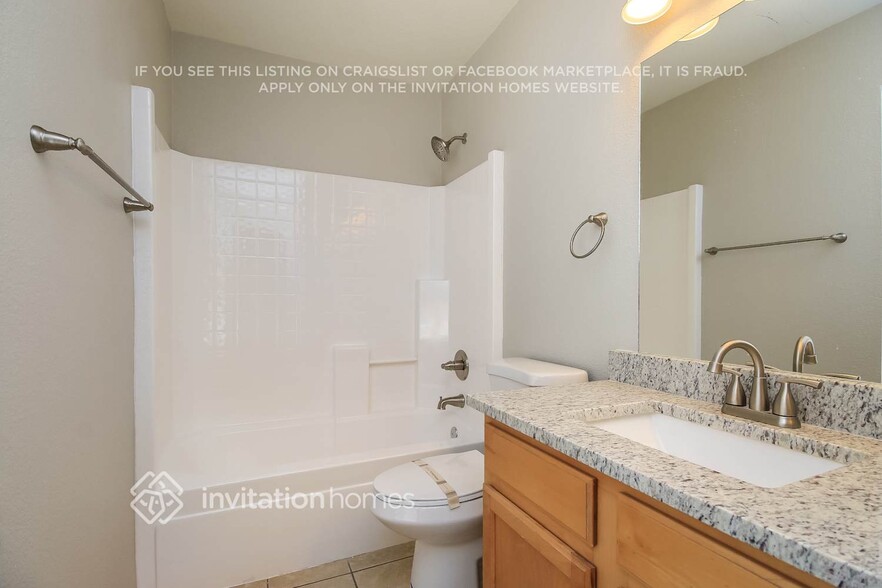 Building Photo - 1042 S San Vincente Ct