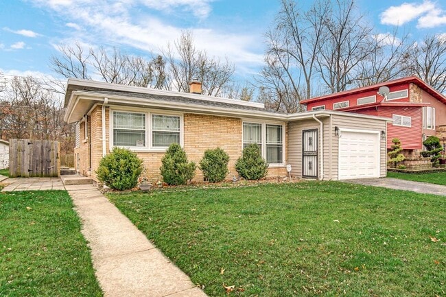 Building Photo - Miller Beach Living FREE Application Fee !