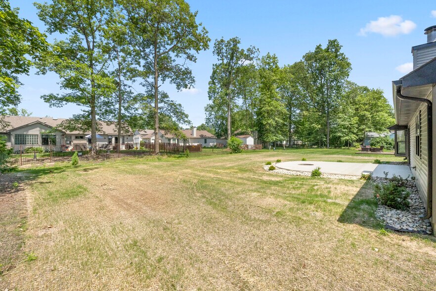 Building Photo - 7933 Basswood Pl