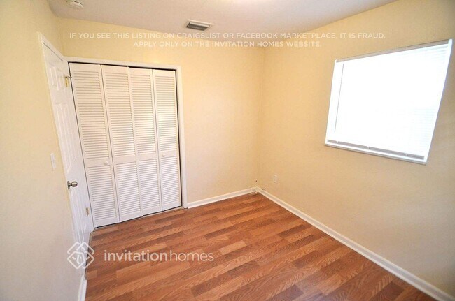 Building Photo - 5140 SW 6th Ct