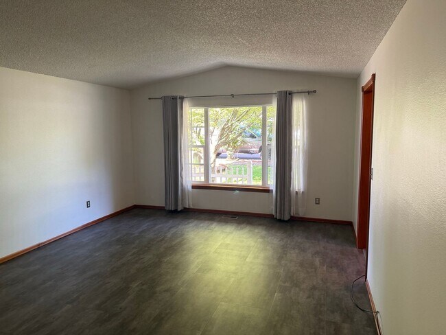 Building Photo - Beautiful 3 Bedroom Ranch Style House with 2 Car Garage, Fences Yard, Fireplace, Shed, Workshop &...