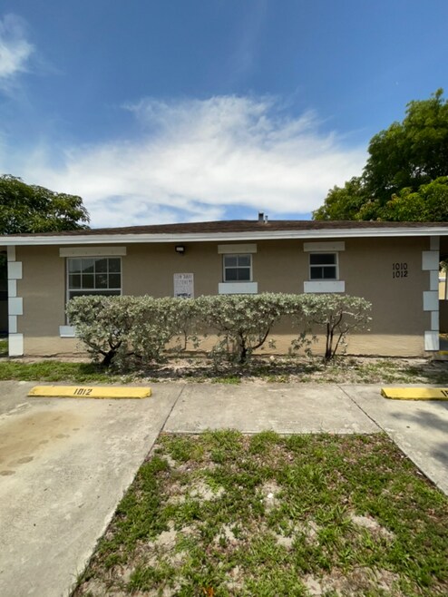 Building Photo - 1010 NW 3rd Ave